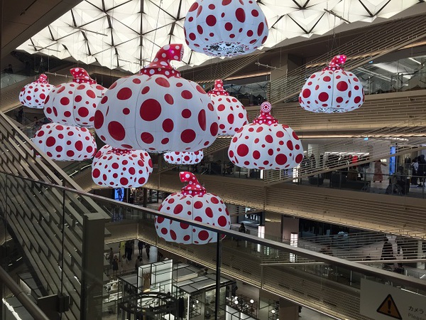 銀座　を　　テクテク　～　　☆
