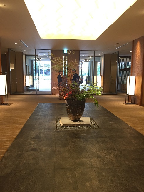 ラウンジ　　　光明　　さん　　で　　シャンパン　　☆