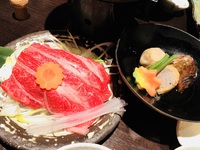 お宿の　　夕食は　　個室で　　ゆったり　　☆