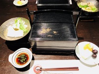 お宿の　朝は　　早い　　　・・・・・