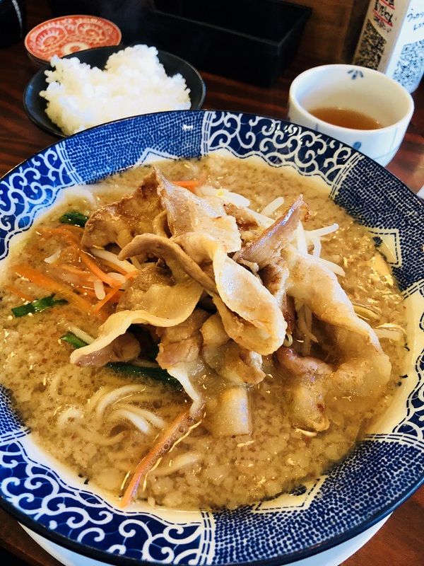 ラーメン　　とりたま　　さん　　で　　ランチ　　☆