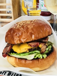 バーガーカフェ　　ホノホノ　　さん　　で　　ランチ　　☆