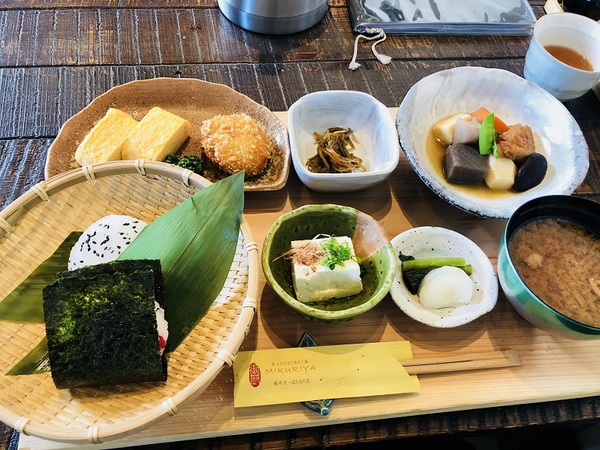 かまど炊きごはん　　御厨　　さん　　で　　ランチ　　☆
