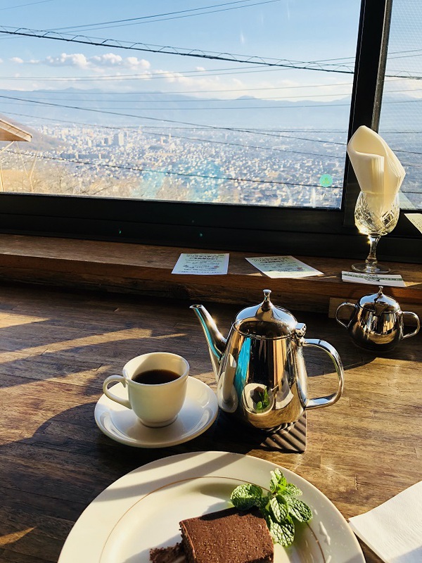 カフェ 　　クレプスキュール　　　さん　　で　　お茶ＴＩＭＥ　　☆