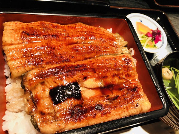 めしや　　仲とよ　　さん　　で　　ランチ　　☆