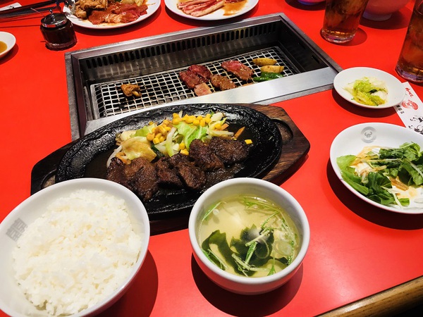 朝鮮飯店　　さん　　で　　ランチ　　☆