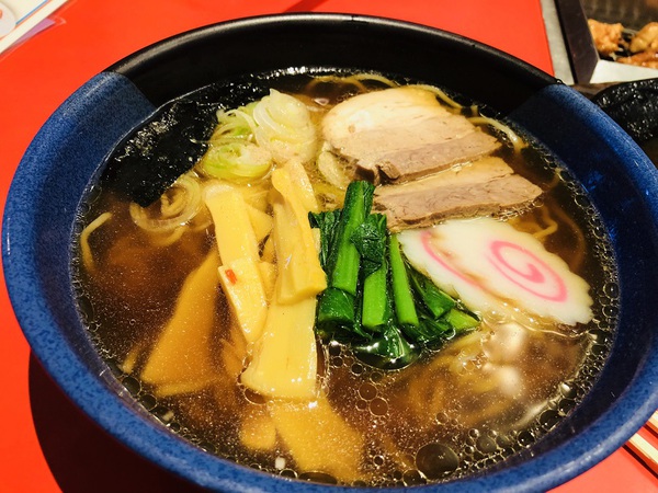 朝鮮飯店　　さん　　で　　ランチ　　☆