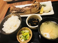 焼魚食堂　　魚角　　　さん　　で　　　夕食　　☆