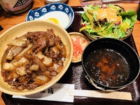 名産伊勢肉　　豚捨　　さん　　で　　ランチ　　　☆