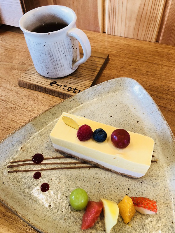 カフェ　　　えんとつ　　さん　　で　　ランチ　　☆