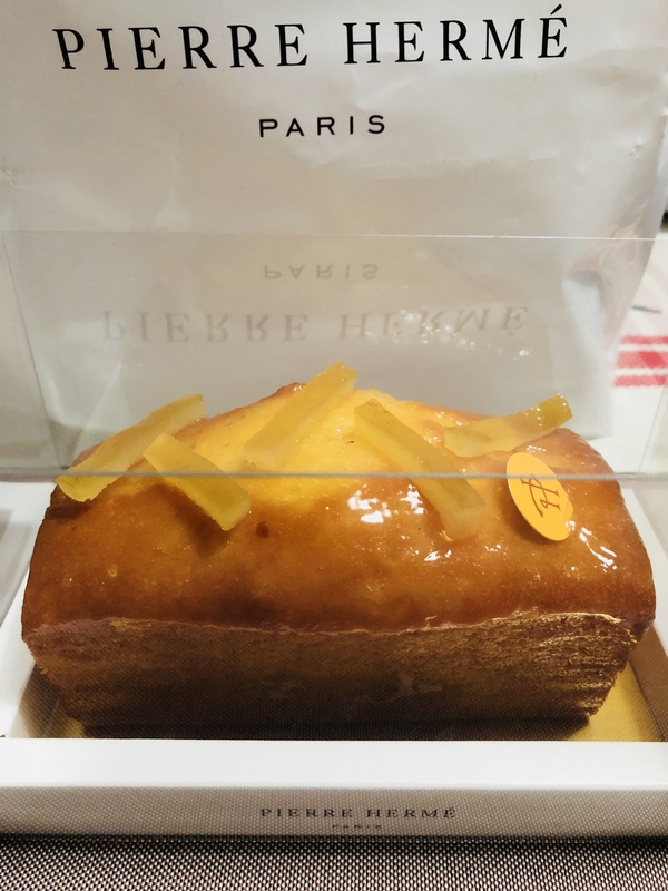 ピエール・エルメ　　さん　　で　　　パウンドケーキ　　☆