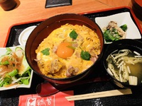 鶏繁　　さん　　　で　　　ランチ　　　☆