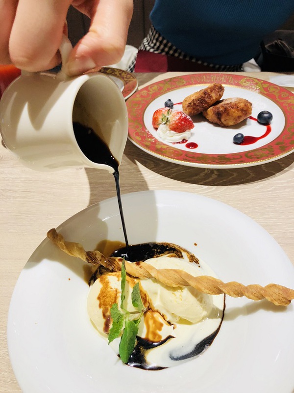 ゴドノフ　東京　　さん　　で　　お茶ＴＩＭＥ　　☆