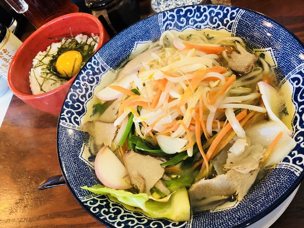 ラーメン　　　とりたま　　さん　　で　　　ランチ　　　☆