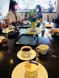 夢の菓子工房　　ボンヌ・ジュルネ　　さん　で　　お茶ＴＩＭＥ　☆