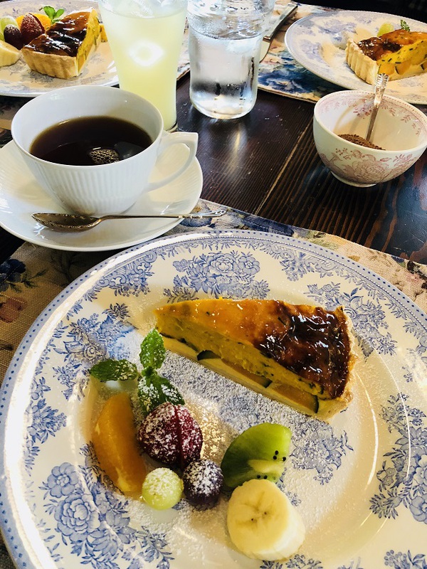 ギャラリーカフェ　　　ならの木　　さん　　で　　ランチ　　☆