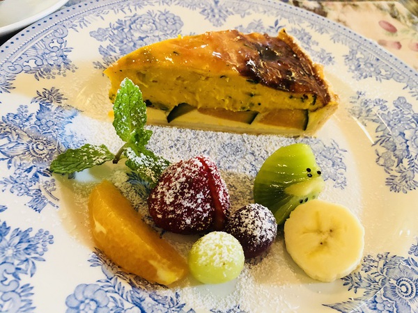 ギャラリーカフェ　　　ならの木　　さん　　で　　ランチ　　☆