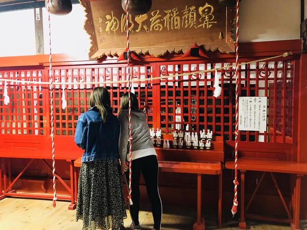鼻顔稲荷神社　　さん　　　を　　　参拝　　　☆