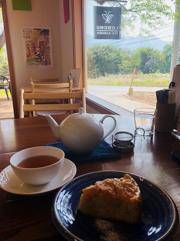 ＬＯＰＣＨＵ　　ティーガーデン　　さん　　で　　　お茶ＴＩＭＥ　　　☆