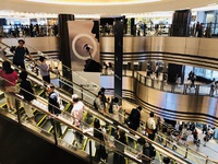 ミッドタウン　　日比谷　　を　　　探索　　☆
