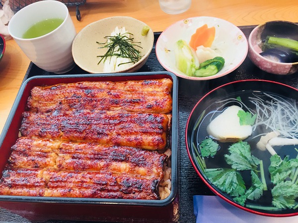 うなぎ　　柳　　さん　　で　　　ランチ　　☆