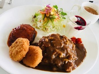 カフェ・ド・ギャルソン　　さん　　で　　ランチ　　☆