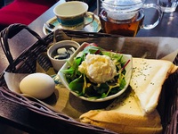 カフェ青山　　さん　　で　　モーニング　　☆