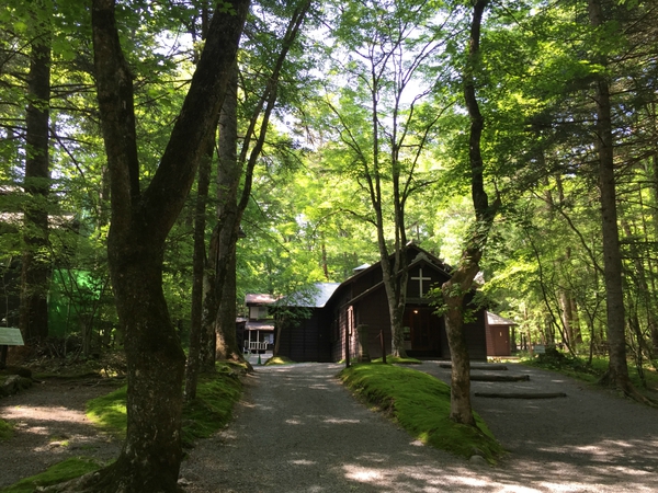 新軽井沢　→　旧軽井沢　　テクテク～～　　☆