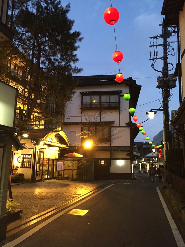 湯畑　イルミネーション　　も　　また　おつ　（笑）　☆