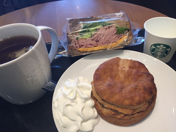 スターバックス　　さん　　で　　モーニング　　☆