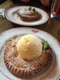 アメリカン　ハウス　　さん　　で　　ランチ　　☆