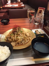 ザ・カーヴ・ド・オイスター　　さん　　で　　ランチ　　☆