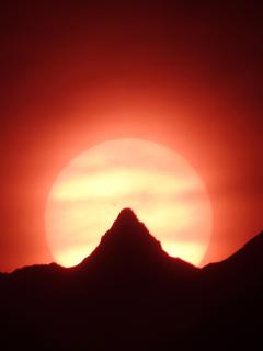 槍にささった夕日