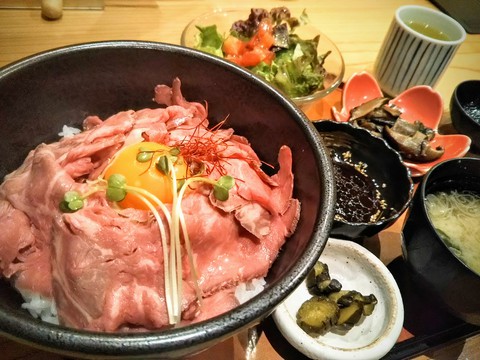 懐食あおき @長野市青木島町 「ローストビーフ丼」1,000円