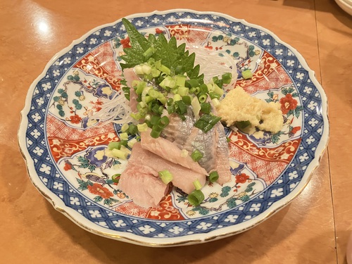 ふか井　鰊の刺身＆巨大生ガキ＆蟹味噌のグラタン　＠網走市居酒屋