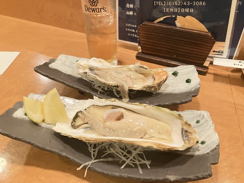 ふか井　鰊の刺身＆巨大生ガキ＆蟹味噌のグラタン　＠網走市居酒屋