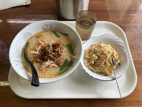 豚骨台湾ラーメンセット（半チャーハン）　＠大町市餃子の舞