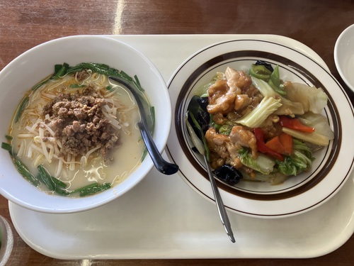 鶏肉丼＋豚骨台湾ラーメン　＠大町市餃子の舞