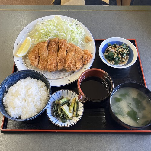 キッチンハウス　ミックス　ホッピー＆餃子＆200gの煮カツ＆200gのとんかつ定食　＠長野市安茂里ランチグルメ