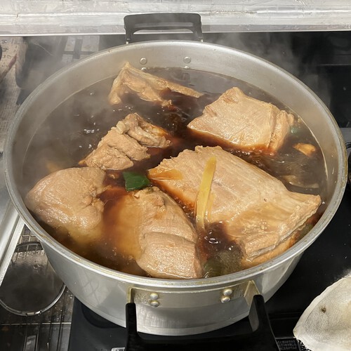 台湾郷土料理控肉（コンロー）＆皮から手作り周ちゃん焼餃子　ホテルルートイン信濃大町駅前から 歩いて30秒　居酒屋喜楽屋