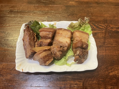 台湾郷土料理控肉（コンロー）＆皮から手作り周ちゃん焼餃子　ホテルルートイン信濃大町駅前から 歩いて30秒　居酒屋喜楽屋