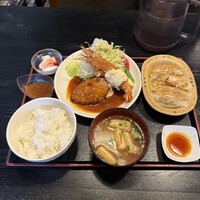 来夢来人(ライムライト)　Ⅾ定食 ハンバーグ海老フライ 稲村飯店焼餃子　＠北安曇郡白馬村ランチグルメ