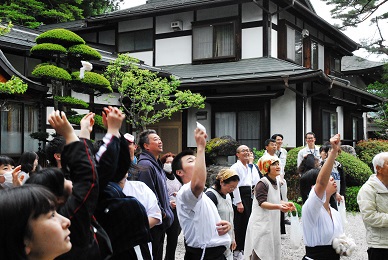 山門からも