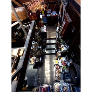 店内、秋へ移ろう