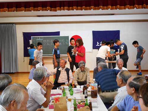 敬老会を開催［上高田区］