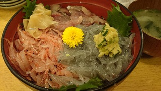 ぬまづ丼