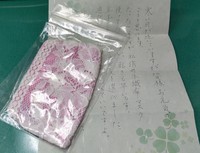ﾚｰｽ柄の不織布ﾏｽｸ