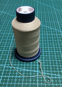 ﾌﾟﾙｵｰﾊﾞｰの裾と袖口に巻ﾛｯｸを！