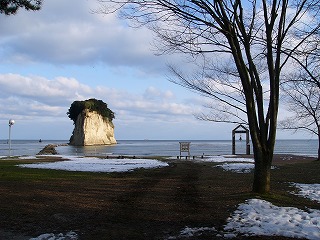 見附島