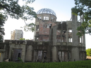 夏休み日記　原爆ドームの蝉時雨